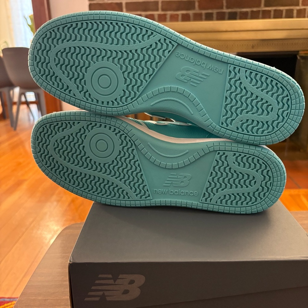 Brand new!  Men’s New Balance 480 sneakers!  Size 11 in airy teal. - Picture 4 of 4